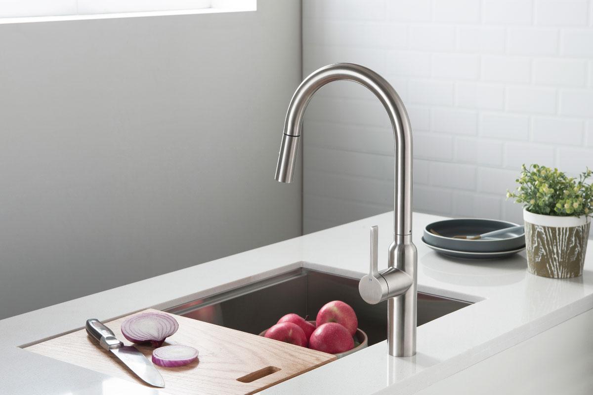 青磁瓶、白磁皿　3点 Amazon.co.jp: Haimin 磁器花瓶花器 3つセット 小さな 生け花